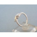 Krásny prsteň biele zlato kamienky VP56358B