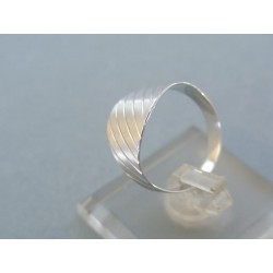 Jemne vzorovaný dámsky prsteň biele zlato VP52208Bpr