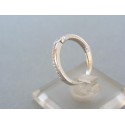 Zlatý dámsky prsteň biele zlato trblietavé kamienky VP50163B 585/1000 1,63g