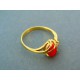 Elegantný prsteň žlté zlato s červeným kamienkom