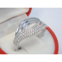Strieborný prsteň zdobený zirkónmi VPS64324 925/1000 3,24g